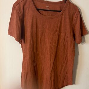 a.n.a Short Sleeve Pocket Tee in Rust